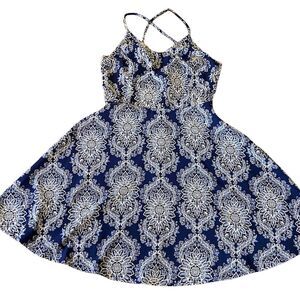 Pink Owl Women’s spring casual Blue and White Mini Dress size S, great condition